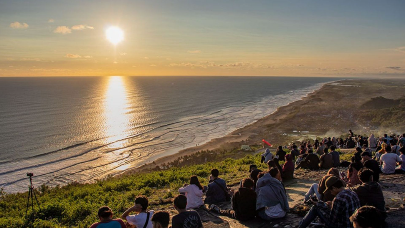 Daya Tarik Bukit Paralayang Watugupit